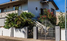 Toscana Grande Appartamento In Villa Con 2 Camere, Terrazze, Giardino E Posto Auto Privato Tutti Spazi Uso Esclusivo